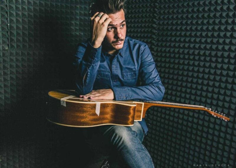 A tu per tu con SIMONE FORNASARI: vita e opere di un grande artista, partendo dal successo “Che poi” A tu per tu con SIMONE FORNASARI: vita e opere di un grande artista, partendo dal successo “Che poi”